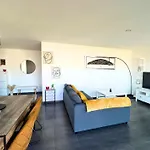 Vue Canal Apartment *
