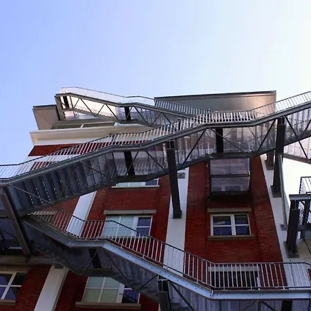 Vue Canal Apartment *