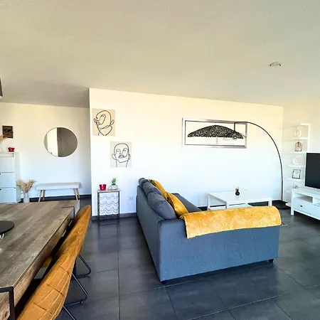Vue Canal Apartment *