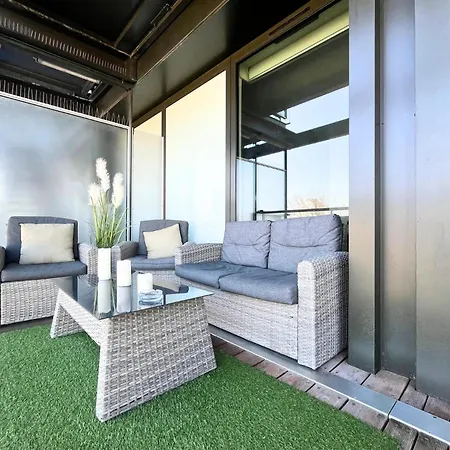 Vue Canal Apartment